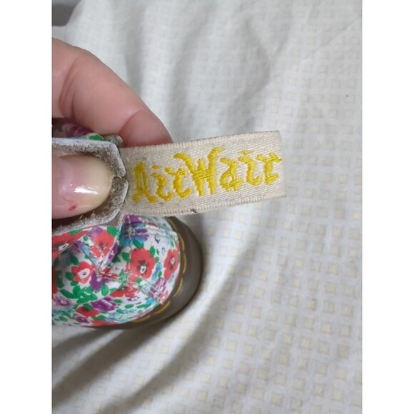 Dr. Martens Size 8 Women's White Floral Boho Combat Boots Pascal Fairy Grunge - Picture 15 of 16